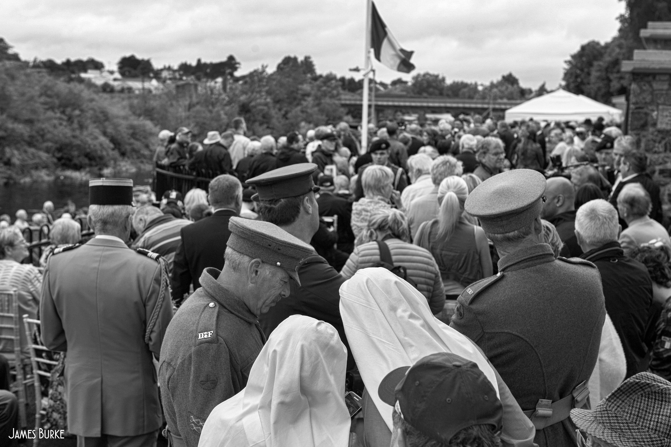 Soldiers & nurses. War memorial unveiling, Kilkenny.